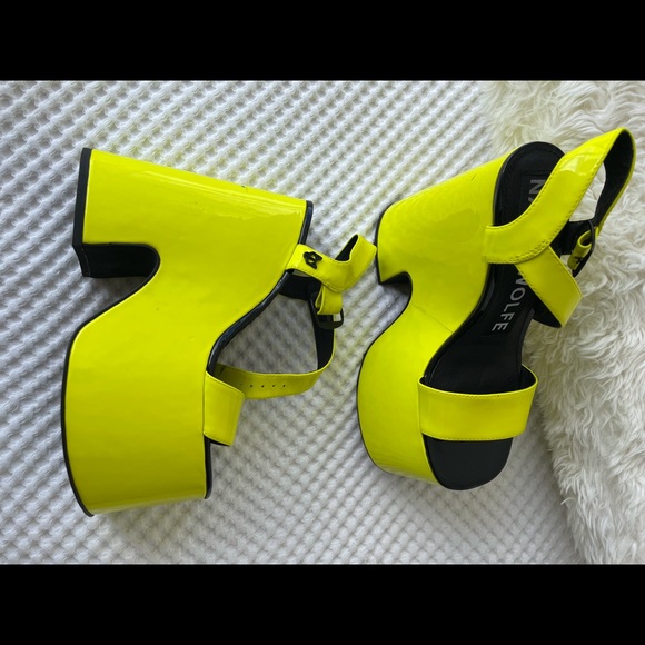 Amazing plattform sandals ,so comfy, fashion! Ligthly used! - Picture 3 of 4